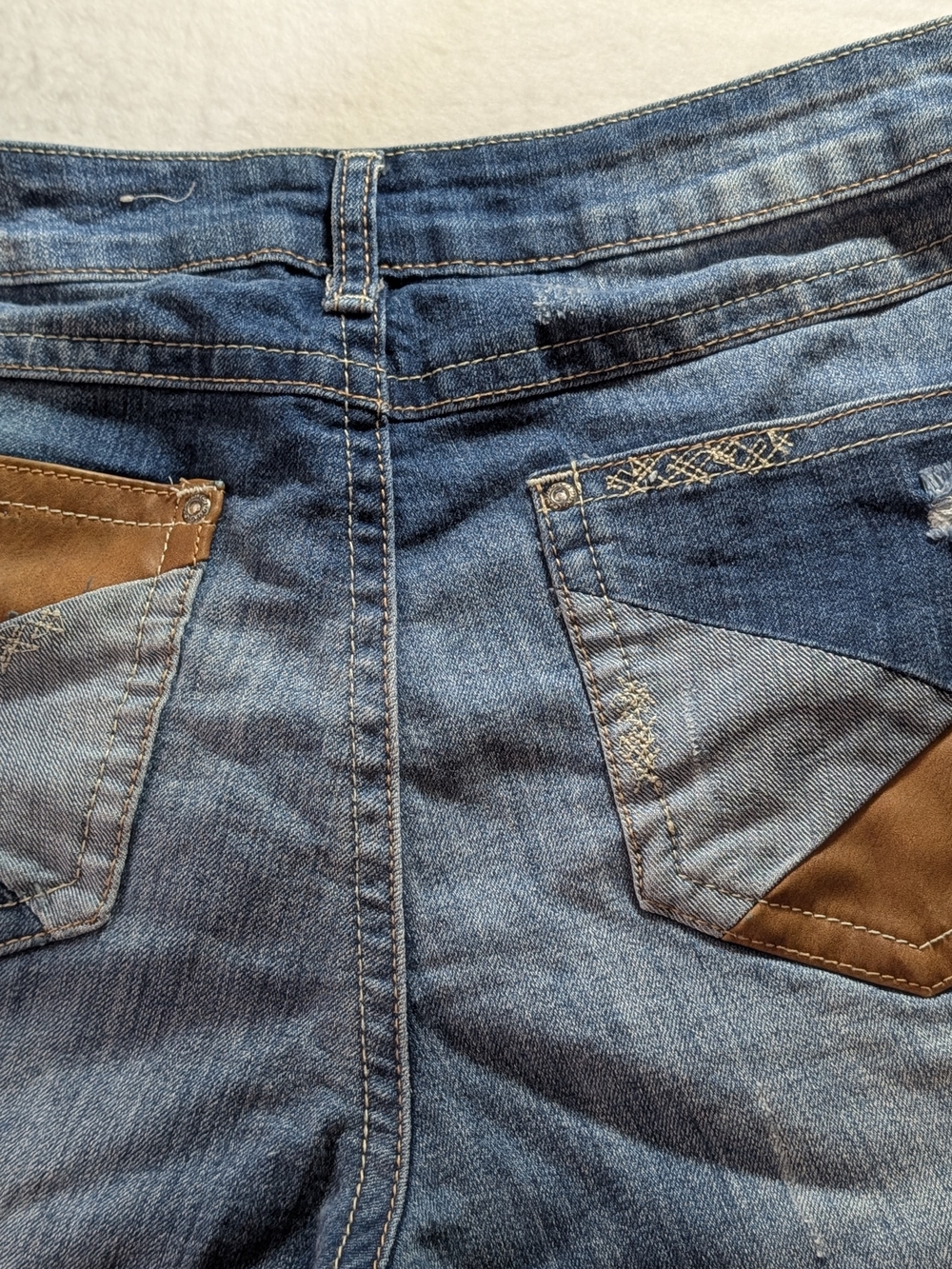 Cato Women's Blue Denim Ankle Jeans with Brown Pocket Accents Size 14